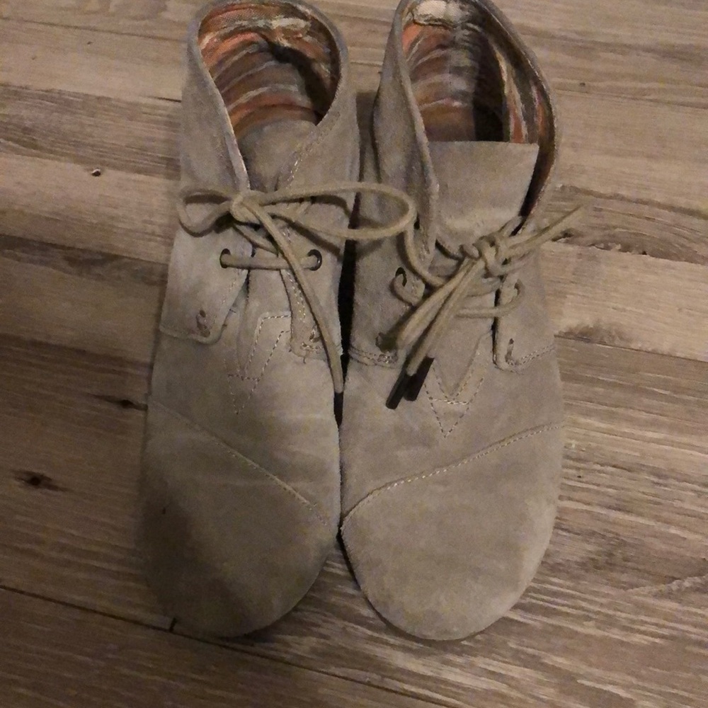 Toms